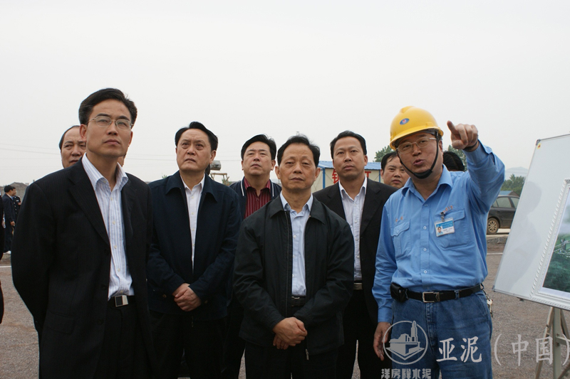 2009年4月，保監(jiān)會(huì)主席吳定富、黃岡劉雪榮市長(zhǎng)、武穴張社教書記視察黃岡亞?wèn)|