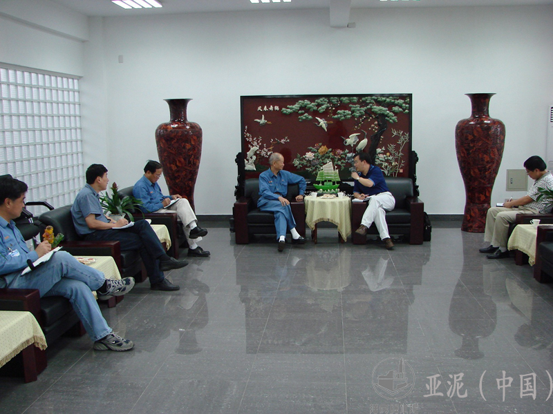 2007年7月1日，彭州市韓軼市長視察四川亞東